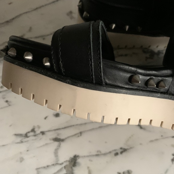 Black Gladiator Sandals 39 - Picture 7 of 10